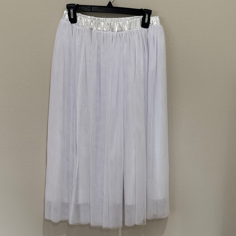 Elegant White Midi Tulle Skirt with Satin Waistband